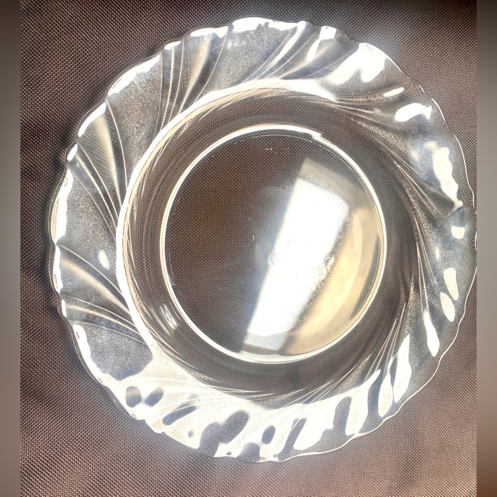 🍥VERECO🍥 ANTIQUE 50’S CLEAR GLASS SWIRL SALAD OR DECRETIVE PLATE FROM FRANCE🍽